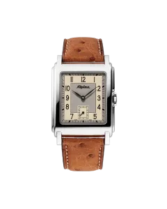 Alpina Heritage Carree Automatic 140 Years rektangul&aelig;r herreklokke med lys tallskive, kasse i st&aring;l og rem av strutseskinn.