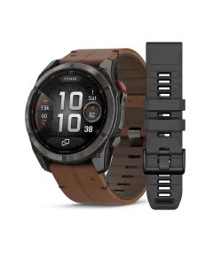 Garmin Fenix 8 Pro Premium - 51 mm med AMOLED-skjerm og safirglass. Kommer med b&aring;de skinnrem og silikonrem.