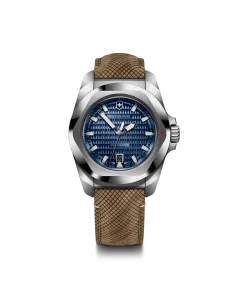 Victorinox I.N.O.X. Automatic herreklokke p&aring; 41 mm med bl&aring; skive, brun trerem + en ekstra bl&aring; gummirem. 200 meter vanntett.