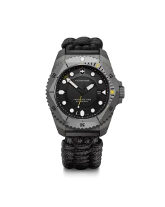 Victorinox Dive Pro herreklokke p&aring; 43 mm med quartzverk, sort skive og sort rem. 300 meter vanntett.