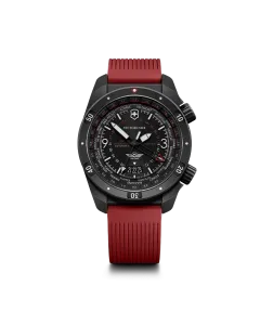 Victorinox Air Pro GMT Automatic herreklokke p&aring; 43 mm med GMT-funksjon, sort skive og kasse og gummirem. 