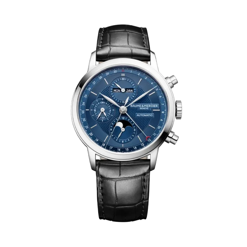 Baume & Mercier Classima med kronografer og månefase til herre på 42 mm. Blå tallskive og sort alligatorrem. 50 meter vanntett.