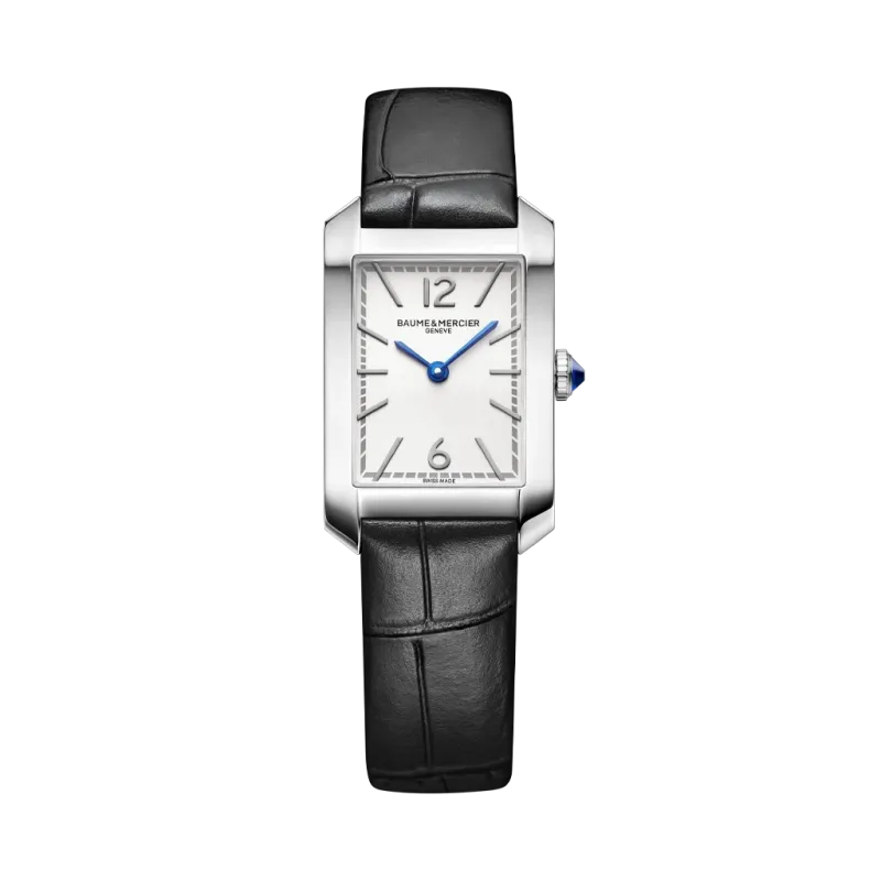 Baume & Mercier Hampton rektangulær dameklokke med quartzverk, hvit skive og sort skinnrem.