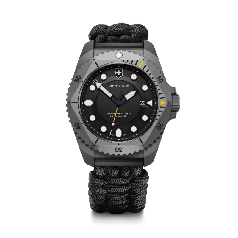 Victorinox Dive Pro herreklokke på 43 mm med quartzverk, sort skive og sort rem. 300 meter vanntett.