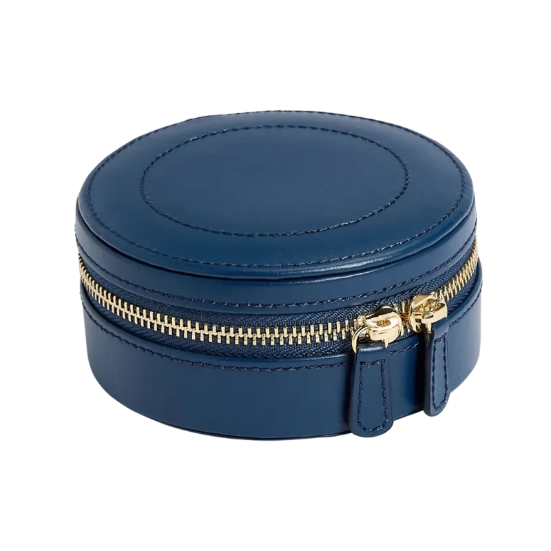 Sophia smykkeskrin 392317 lagd for reise med plass til armbånd, smykker og et eget rom for ringer og øredobber.