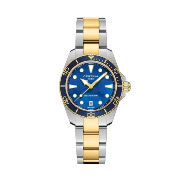 Certina DS Action dameklokke C048.210.22.131.00 på 34,5 mm i stål. Den har quartzverk, blå perlemorskive og PVD belagt lenke med foldelås.